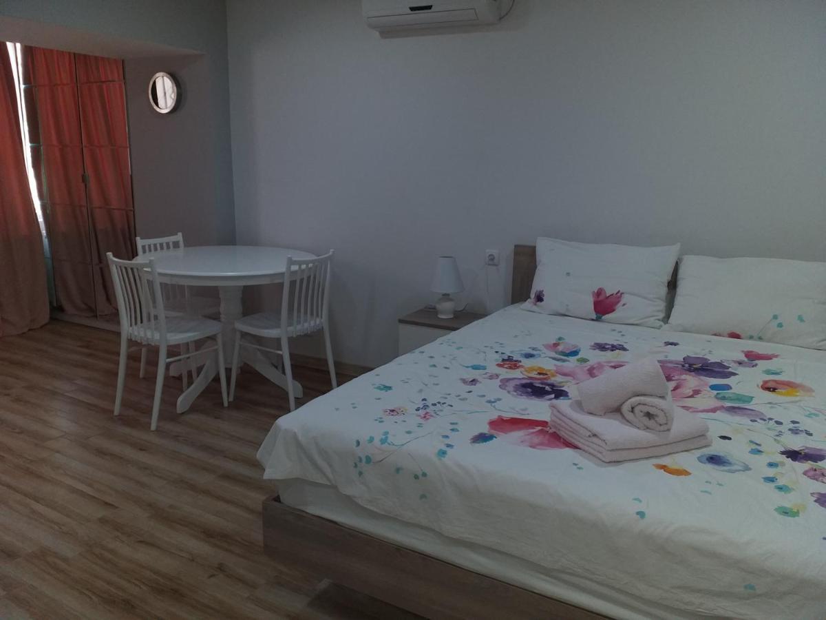 Boutique Apartment 17 Тбилиси Екстериор снимка